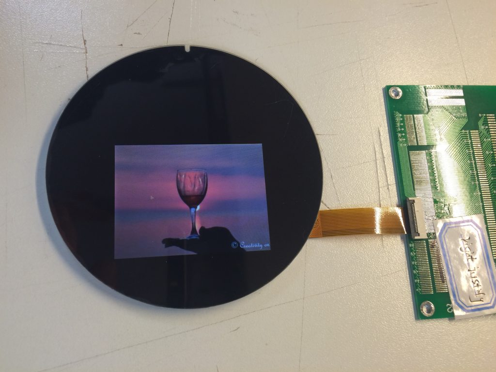 TFT with round coverlens